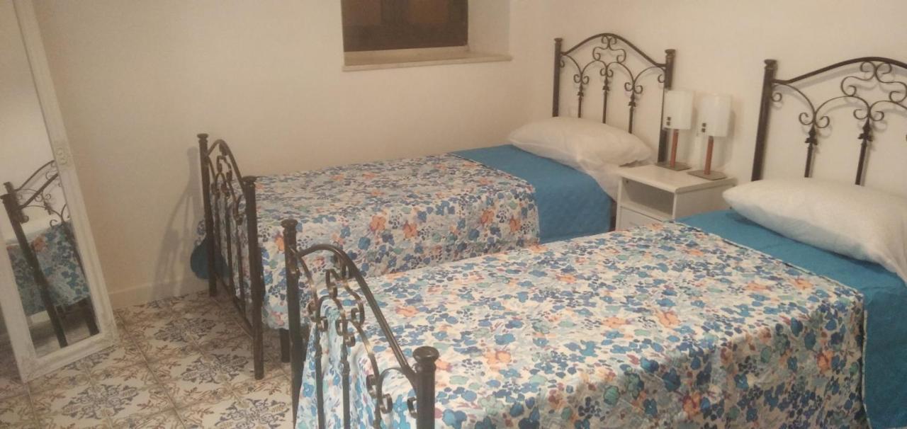 The Holiday House - Arricriati ตราปานี ภายนอก รูปภาพ